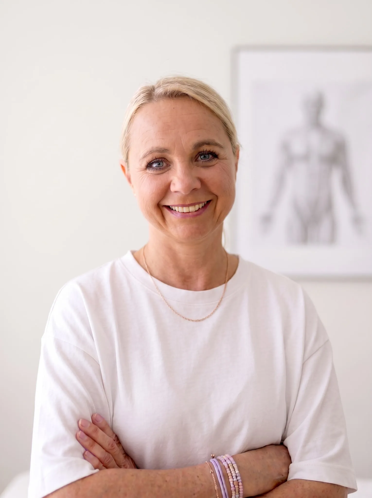 Ewa Telle, Physiotherapeutin und sektorale Heilpraktikerin, in ihrem Behandlungsraum
